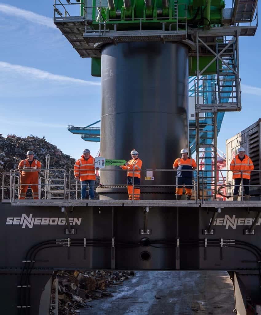 EMR unveils new hybrid material handler at Liverpool Alexandra Docks ...