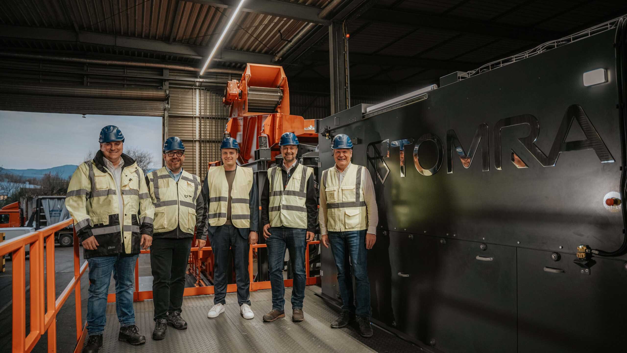 Member News: TOMRA Recycling and Gerhard Lang Recycling GmbH partner in pioneering aluminium alloy sorting project Member News: TOMRA Recycling and Gerhard Lang Recycling GmbH partner in pioneering aluminium alloy sorting project - The Aluminium Federation